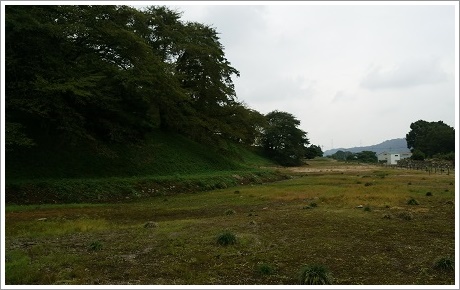 七輿山古墳外観