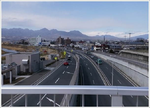 国道17号から榛名山