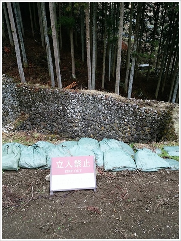 �r�D�����̐Ί_�i���E��Y�j