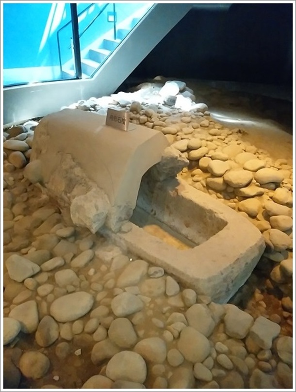 �����ˌÕ��̖����{��