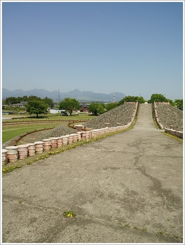 �����ˌÕ��̑O������茩����~���ł�