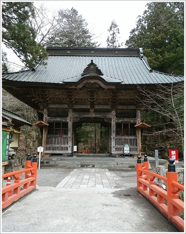 �Y���_�Г����ɂ͔��X������܂�