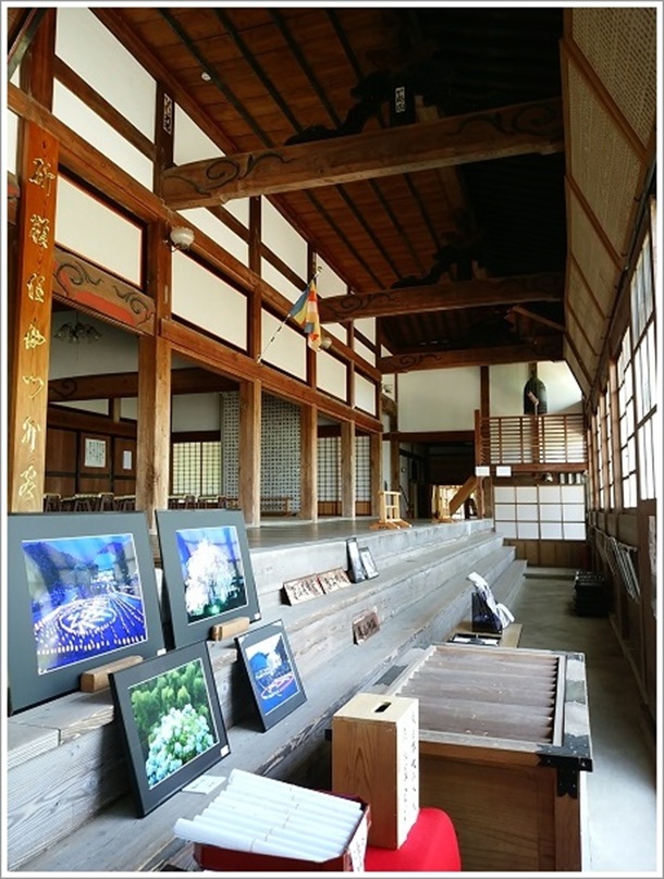 ��ώ��̖{���̒��͍L���A�傫�ȏ�������܂�