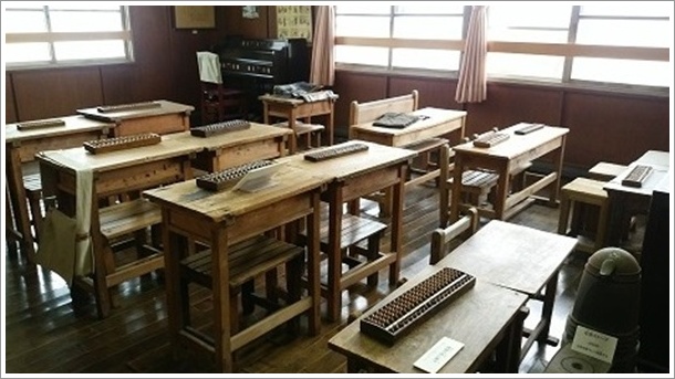 �ؑ��Z�ɂɖؐ��̊��ƃC�X