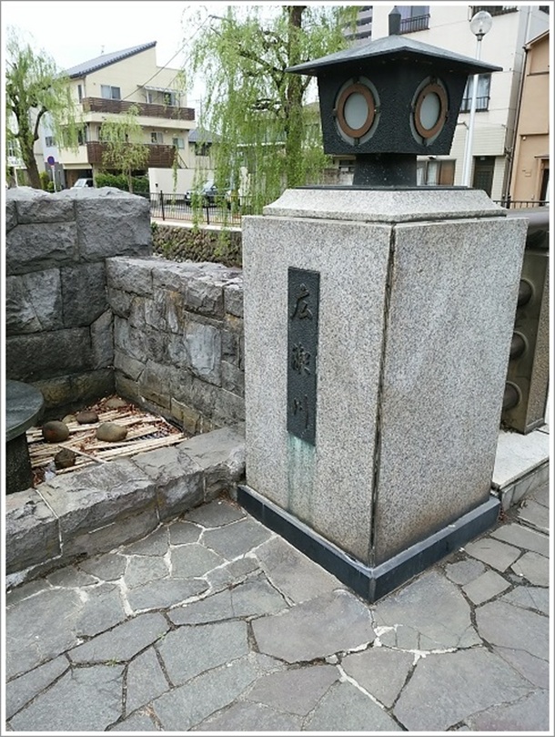 広瀬川に架かる厩橋