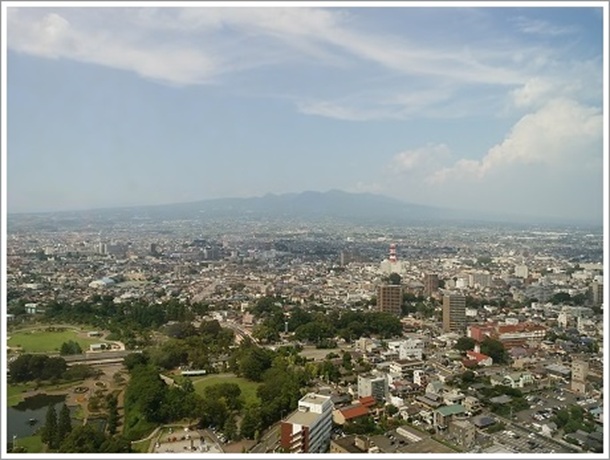 群馬県庁32f展望ホールから見える赤城山