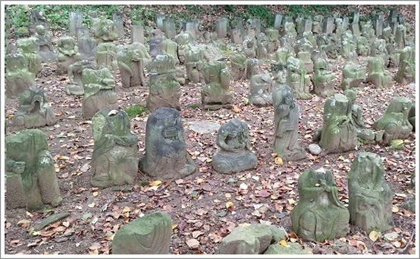 見事に並んだ五百羅漢