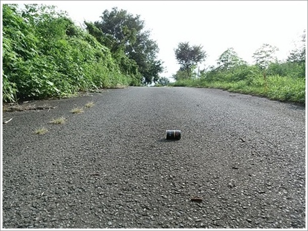赤城のおばけ坂、空き缶で転がるかテスト
