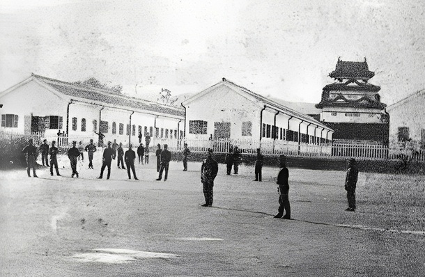 ���c�̌�낪�����i����S�N�j