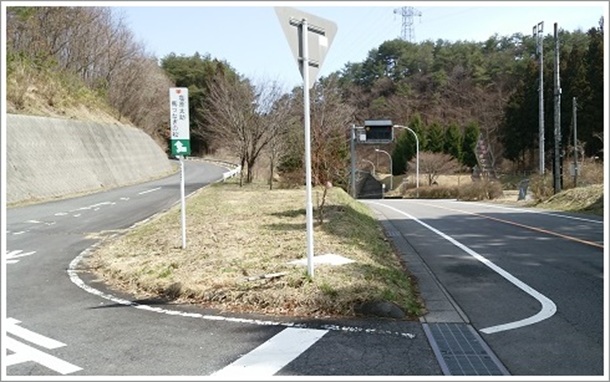 ���R�����䗅���߂��̑����n�Ȃ��̏�