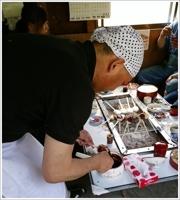 那須庵の手前のお店の店舗内(ちぃじがき蕎麦の里)