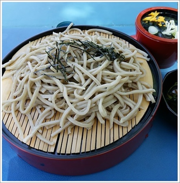 ザル蕎麦700円(ちぃじがき蕎麦の里)