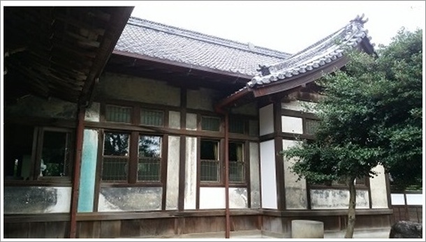 門を入って正面から見た中島知久平邸